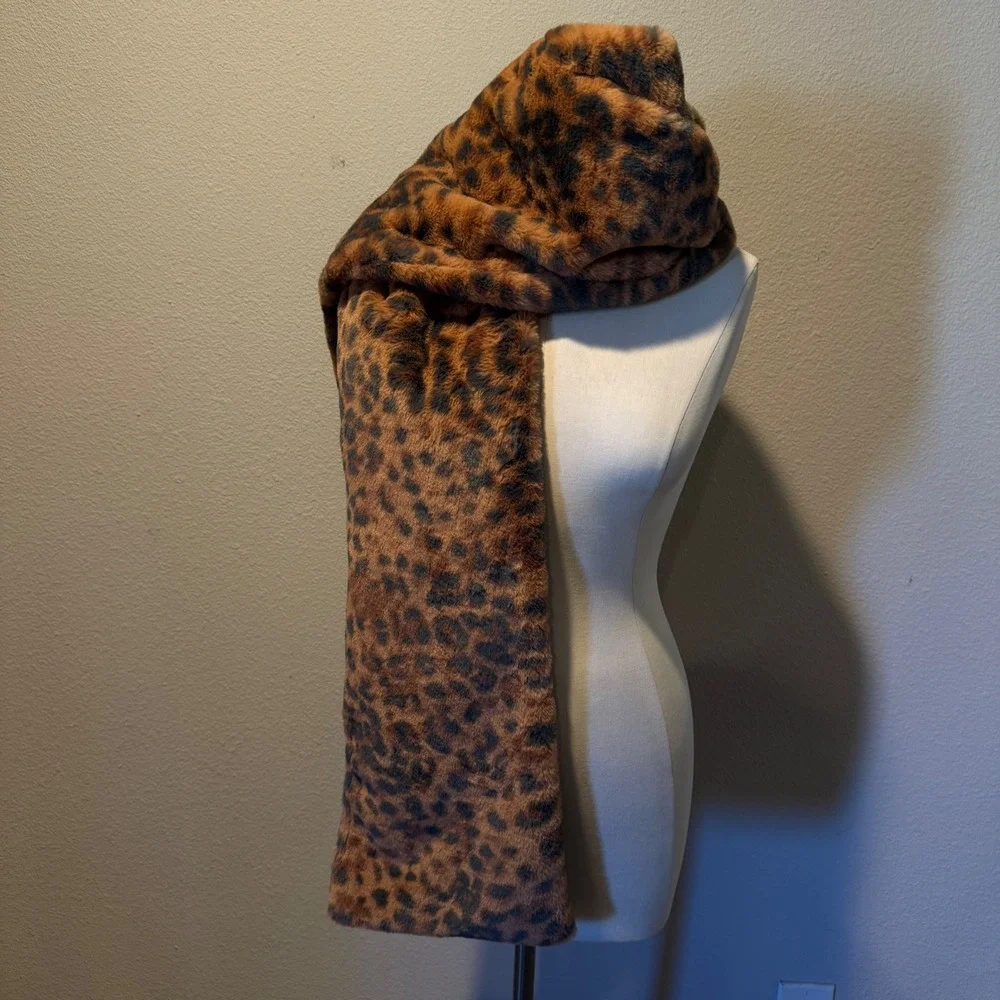 Aerie Leopard Print Faux Fur Scarf Ultra Soft Cozy Warm Women‎ One Size